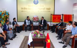 Đại diện hai bên trao đổi tại Lễ ký kết thỏa thuận hợp tác