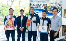 Đại diện hai bên chụp hình lưu niệm-HUTECH