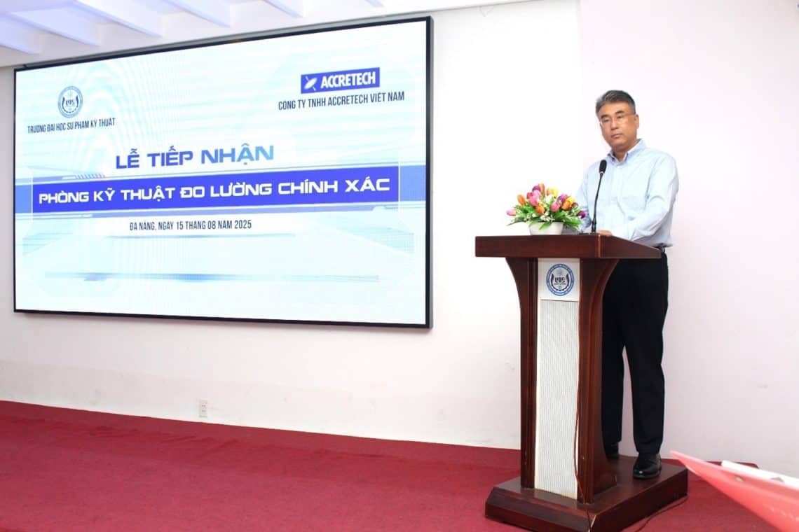 Ông Nishino Takeshi phát biểu khai mạc. 
