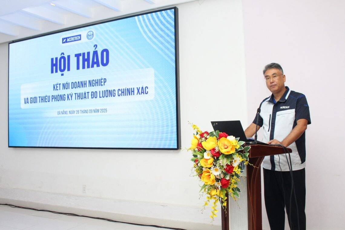 Ông Nishino Takeshi phát biểu. Ảnh: UTE