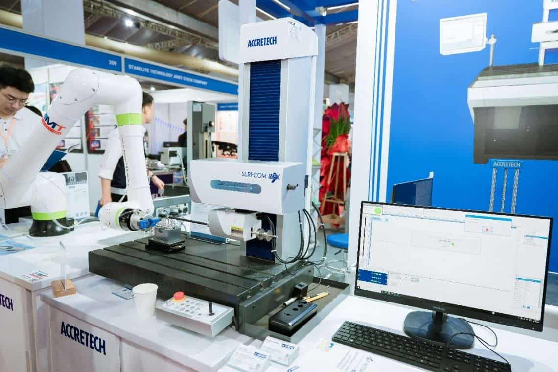 Trình diễn tự động hóa đo kiểm với cobot FANUC tại gian hàng